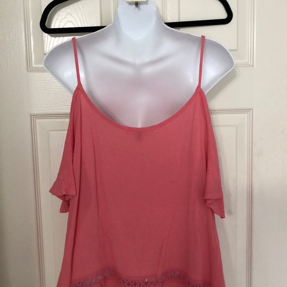 Top with shoulder cutouts - Picture 4 of 5